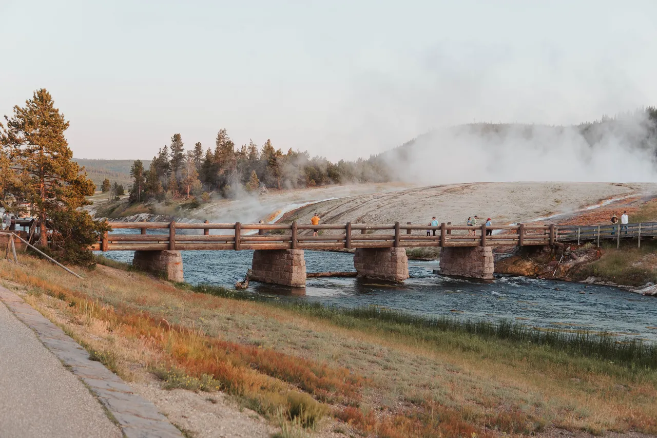 Summer in Montana: Yellowstone National Park, Glacier National Park, and Grinnell Glacier Review