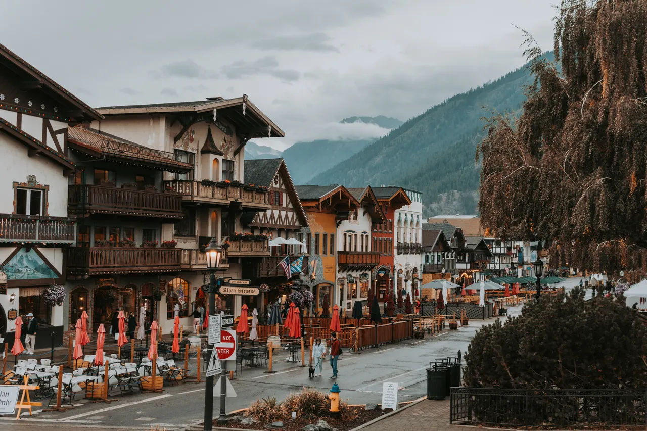 Leavenworth Washington Travel Guide: Year-Round Adventures & Tips