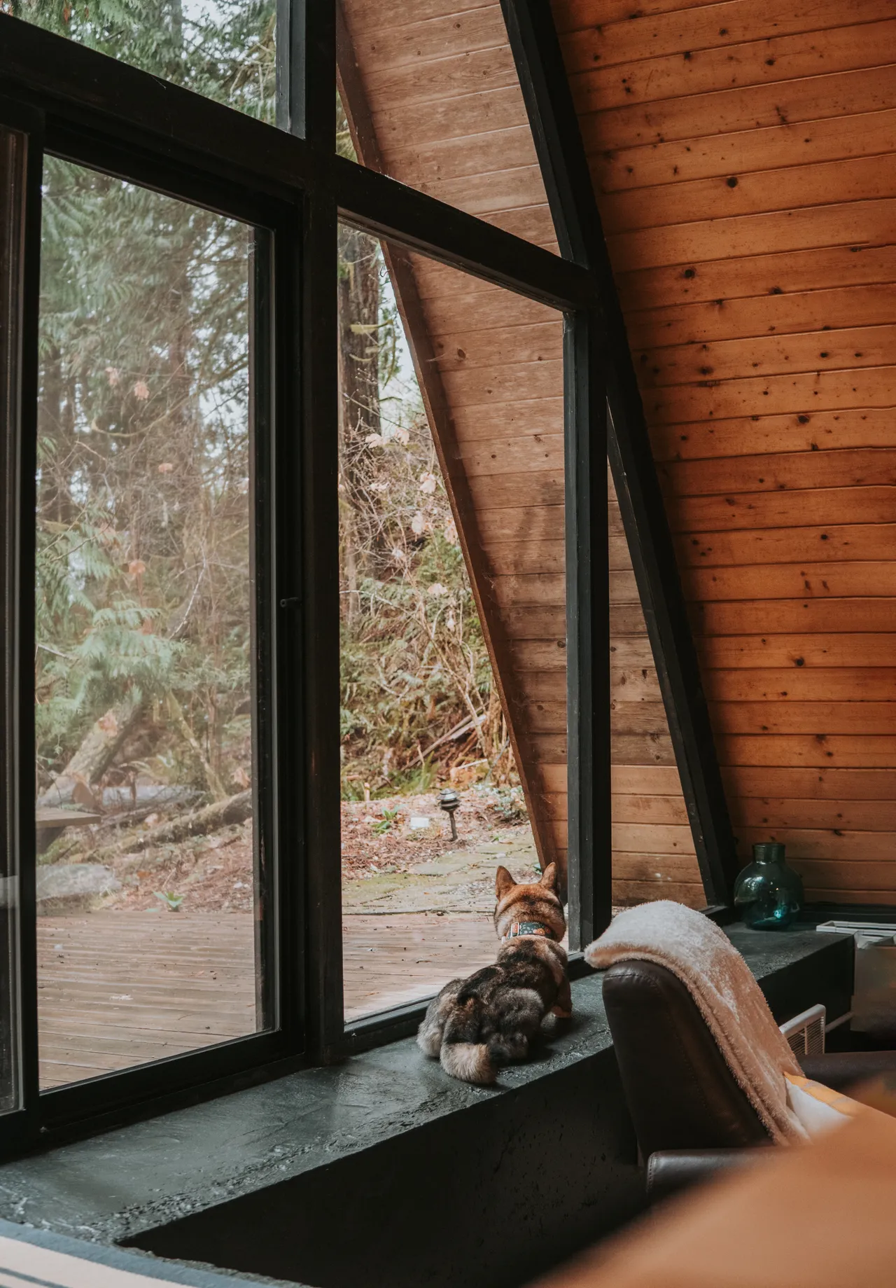 Hotel or cabin content shoot